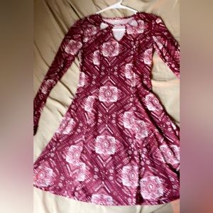 Mudd tight fitting pattern dress